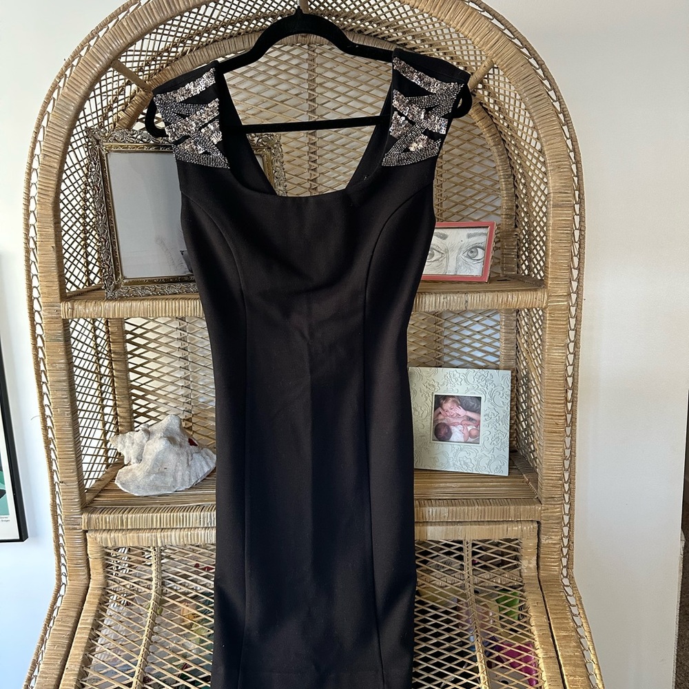 Guess Black Embellished Shoulder Bodycon Mini Dress – Size Small